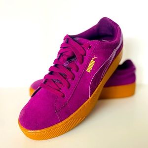 Classic Retro Purple Suede Pumas